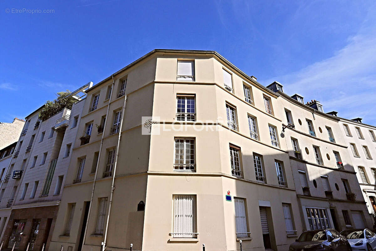 Appartement à PARIS-14E