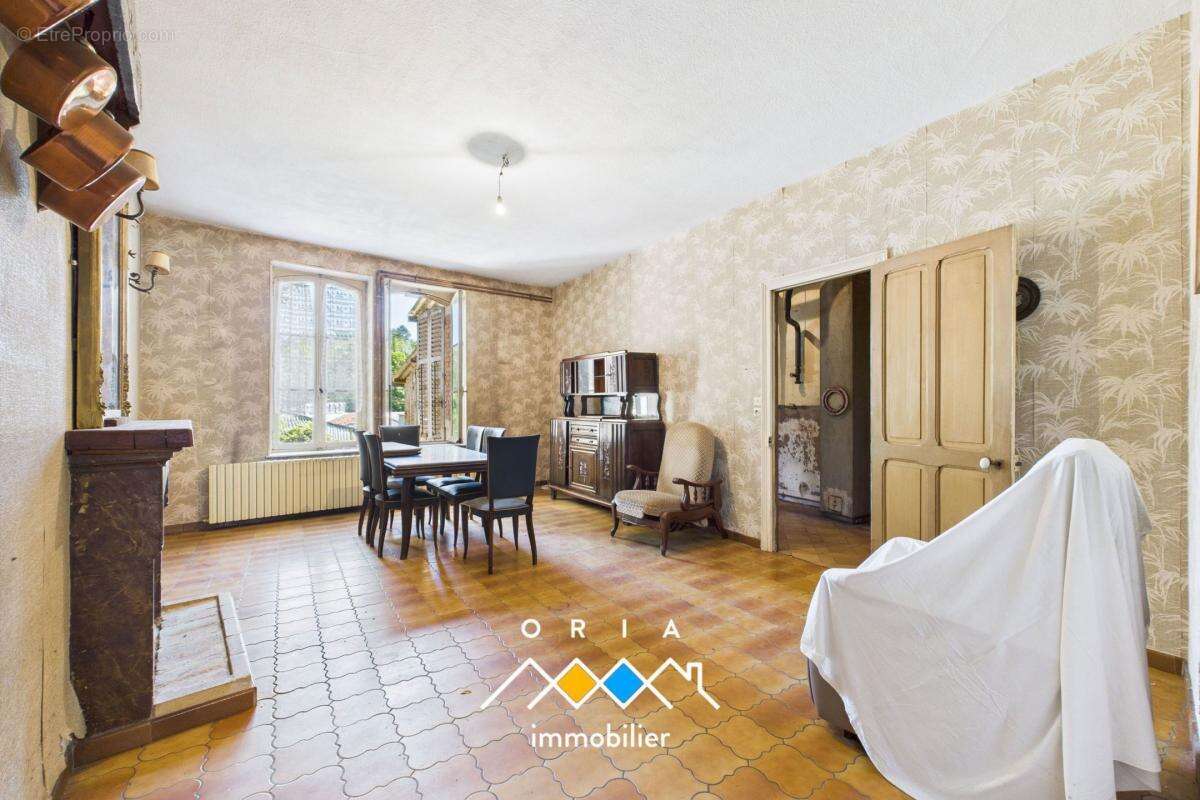 Maison à THIAUCOURT-REGNIEVILLE