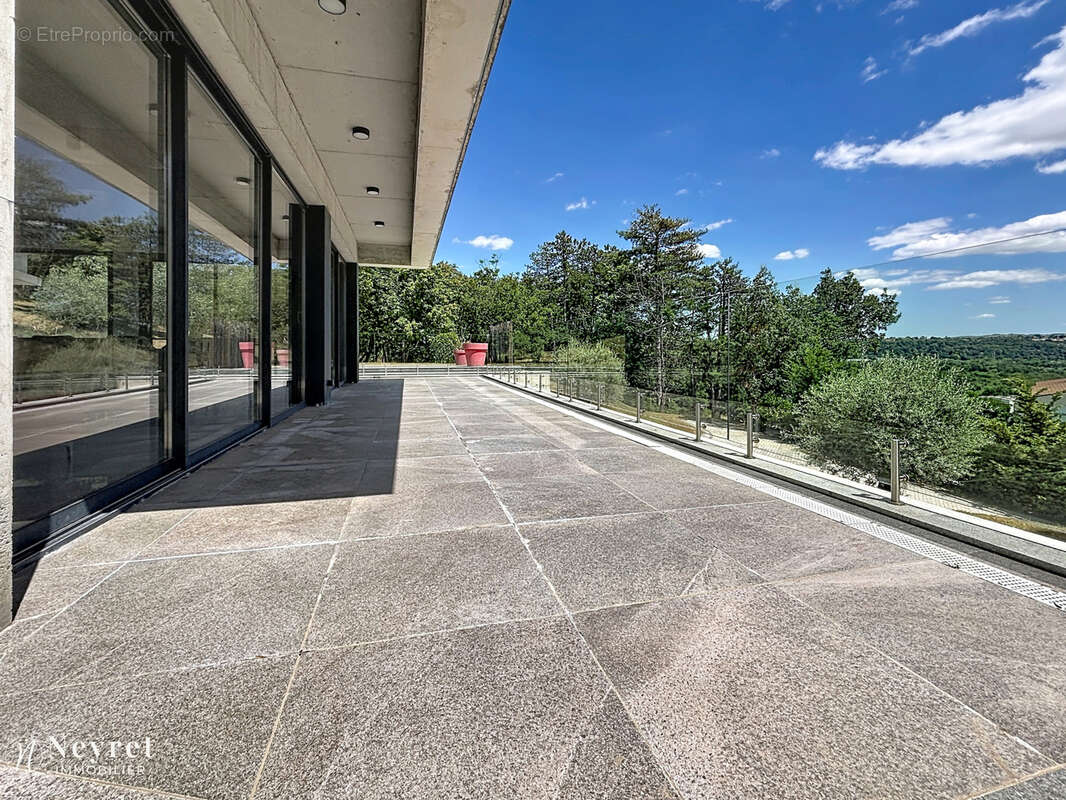 BIEN D'EXCEPTION!! Maison moderne de 228m2 habitables sur sous-sol complet terrain 3295m2 - photo 6