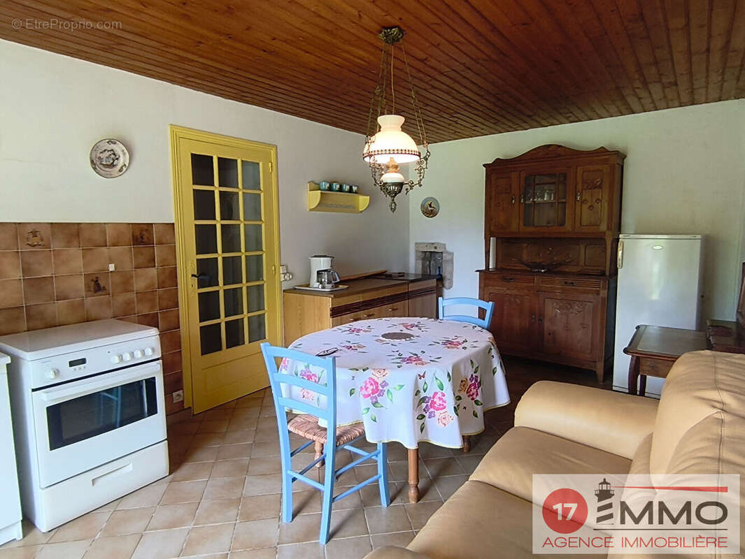 Maison de charme Thaire 3 pièce(s) 80 m2 - photo 3