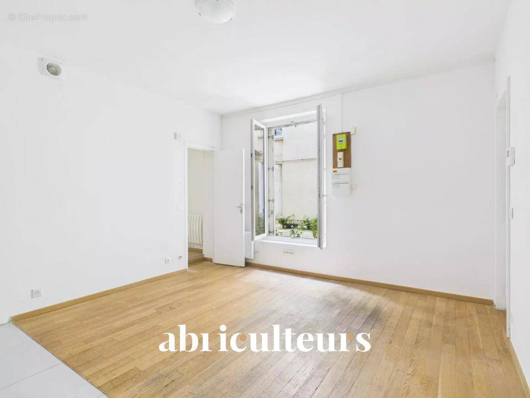 Appartement à PARIS-7E