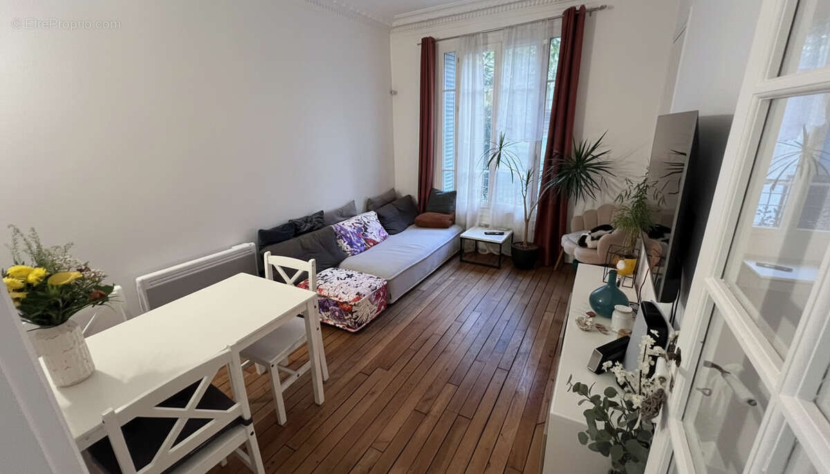 Appartement à COURBEVOIE