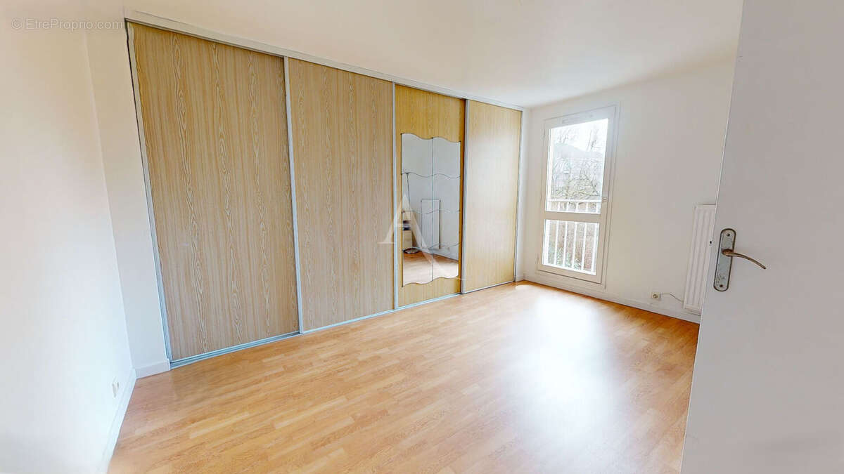 Appartement à COMBS-LA-VILLE