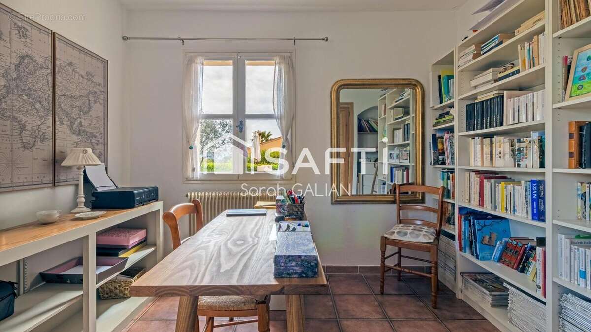 Photo 6 - Maison à ROQUEBRUNE-SUR-ARGENS