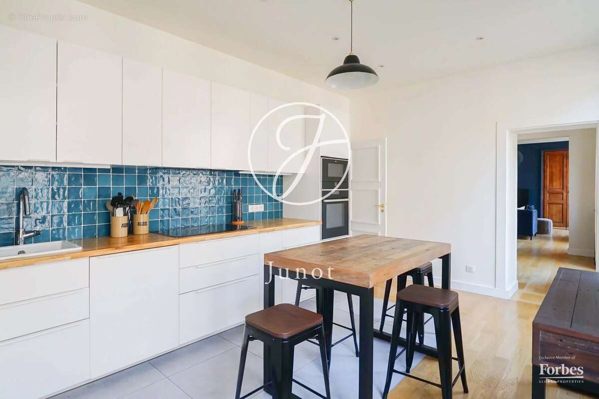 Appartement à PARIS-6E