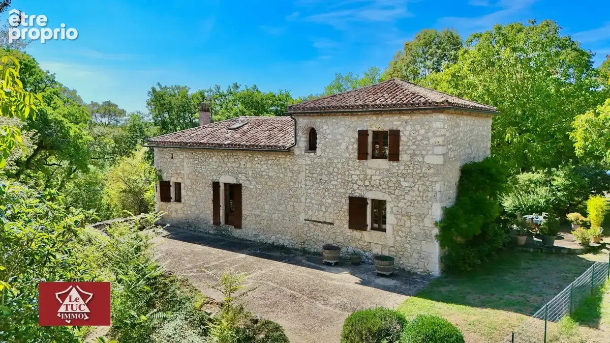 Maison en pierre avec garage, piscine et jardin. - photo 6