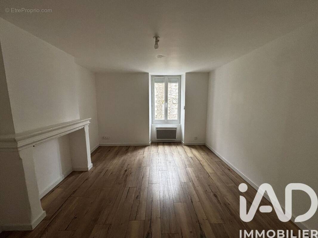 Photo 1 - Maison à ETRICHE