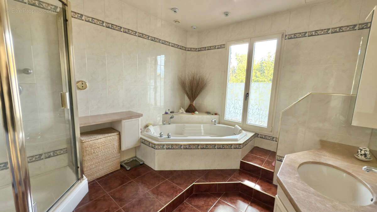 Maison à SAINT-GRATIEN