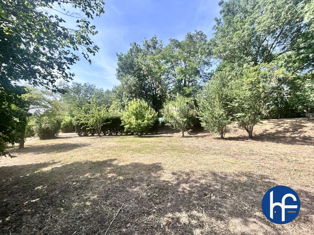 Terrain de 800m2 au bord de l'eau - photo 3