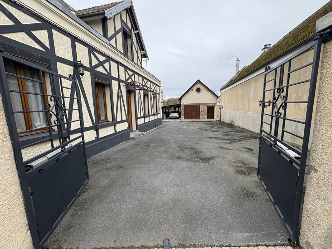 Maison à CHEVRESIS-MONCEAU