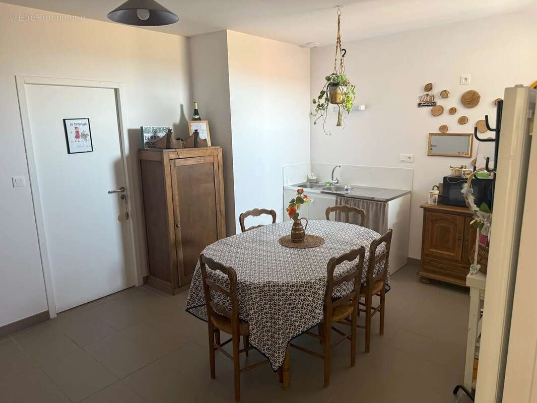 Commerce à SAINT-DIDIER-SUR-ROCHEFORT