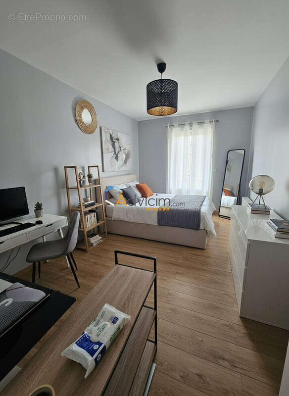 Appartement à SAINT-JEAN-DE-LA-RUELLE