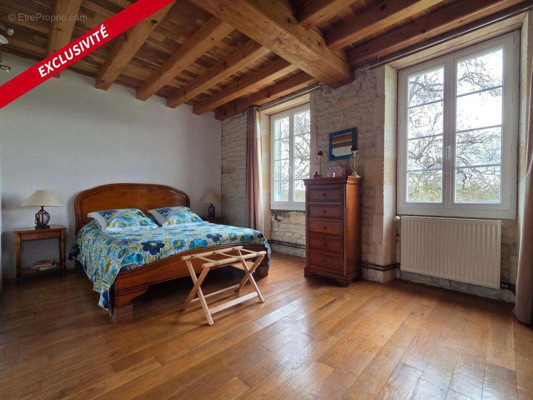 Maison à LOIRE-SUR-NIE