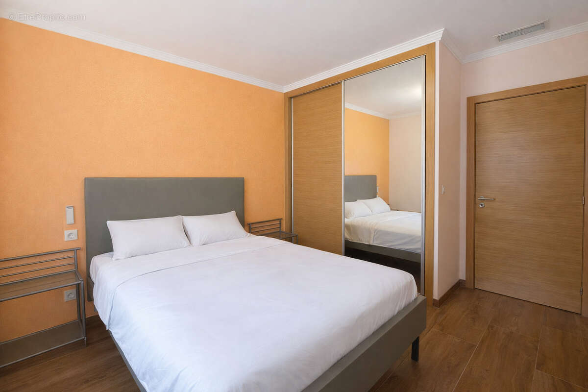 Maison à SAINT-LAURENT-DE-LA-SALANQUE