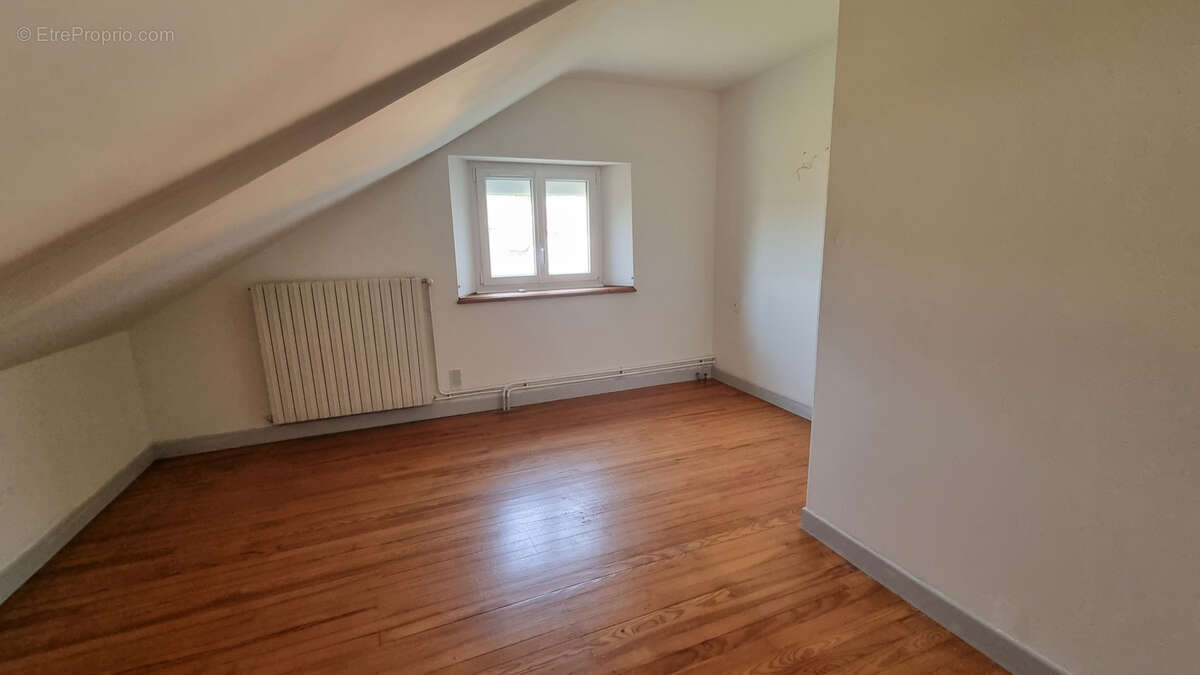 maison de village et sa grange - photo 12