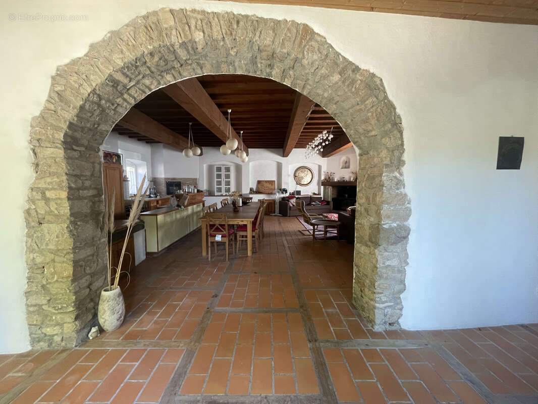 Proche carcassonne - maison 250 m2 - piscine - 2 terrasses - jardin - parking privatif - photo 6