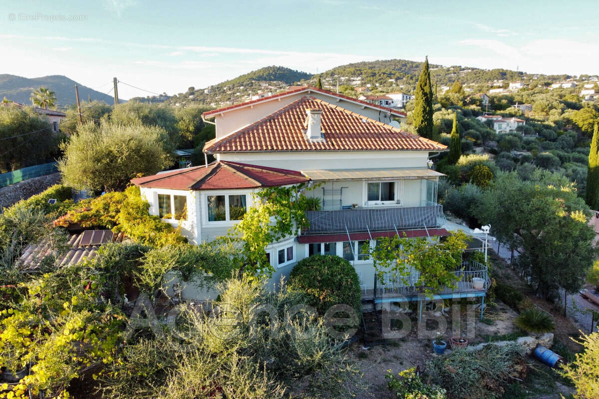 Maison à SAINT-ANDRE-DE-LA-ROCHE