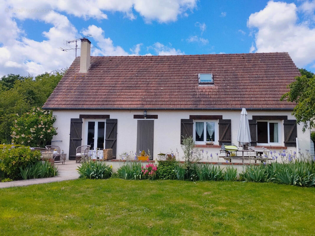 Maison à MARCILLY-LA-CAMPAGNE