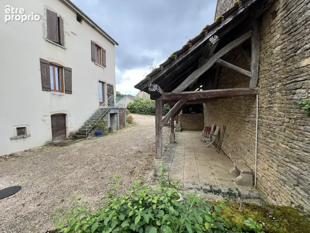 Exclusivité. Hautes-Côtes de Nuits maison ancienne avec dépendances. - photo 14