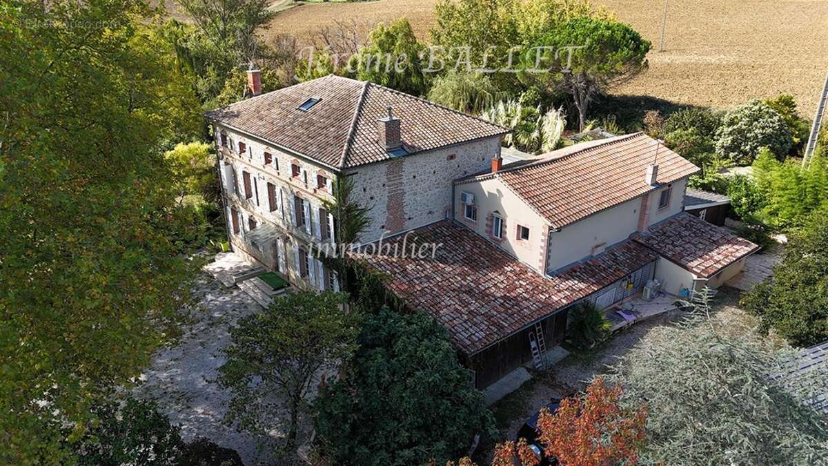 Maison à CADALEN