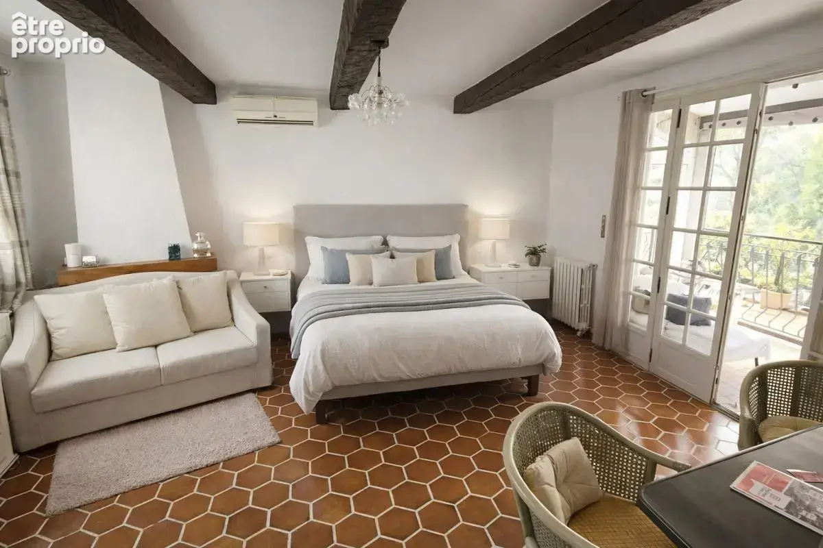 Maison unifamilialle ou deux logements, terrain 1900 m2 , piscine - photo 9