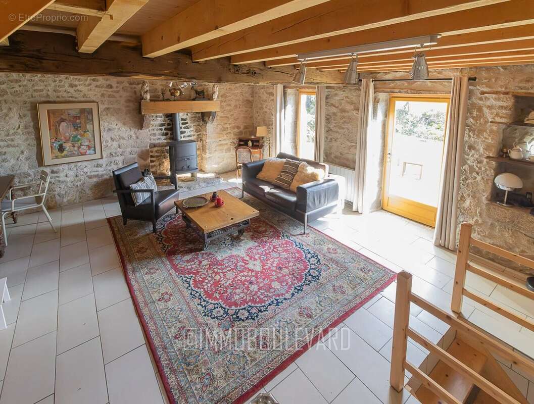 Maison à SAINT-SILVAIN-SOUS-TOULX