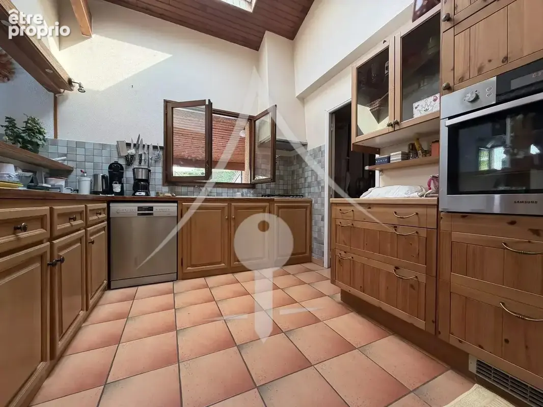Maison traditionnelle et familiale de type 6 avec piscine et garage - Le Fauga - photo 4