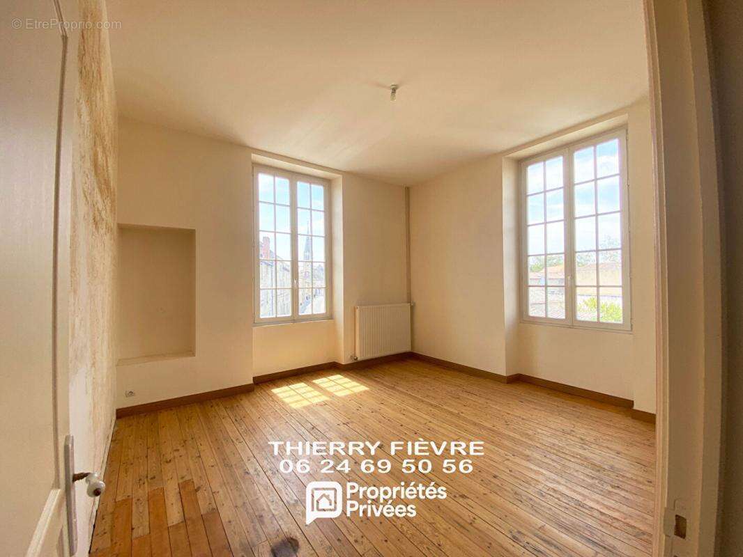 A  VENDRE 86120 LES TROIS MOUTIERS Maison bourgeoise de 299 m2 avec jardin et dépendance - photo 9