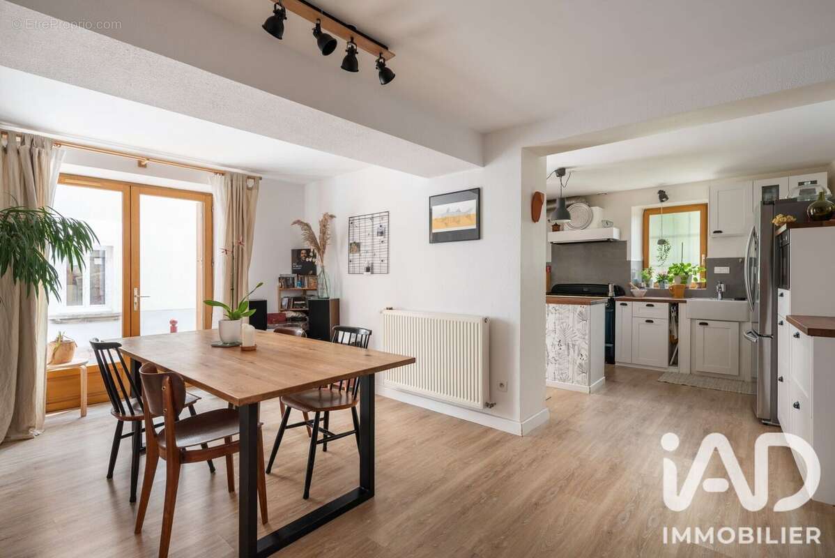 Maison 106 m² à Saint-Jean-De-Moirans  - photo 2