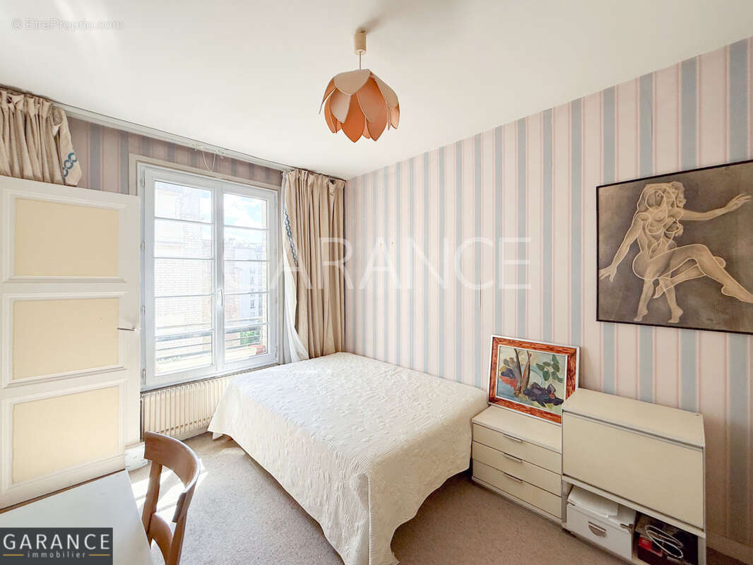 Appartement à PARIS-14E