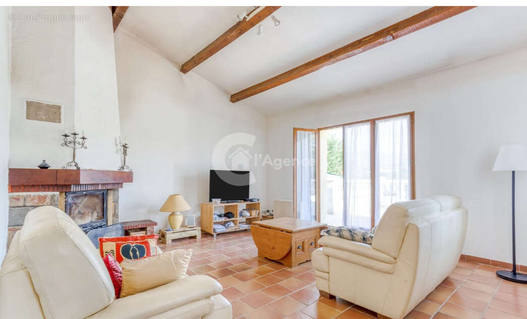 Maison à VALBONNE