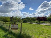Terrain à NEUILLY-SAINT-FRONT