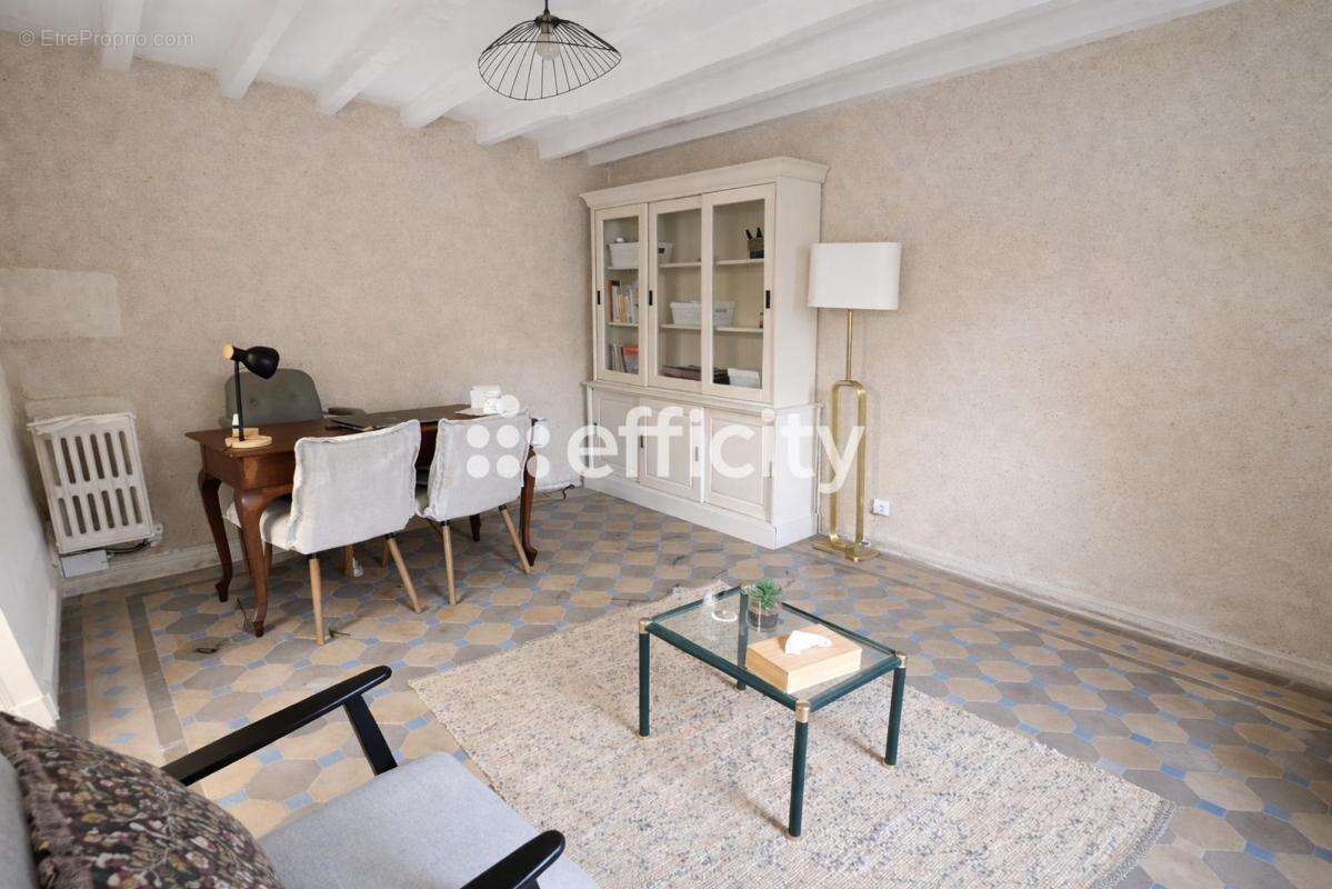 Maison à NEUILLE-PONT-PIERRE