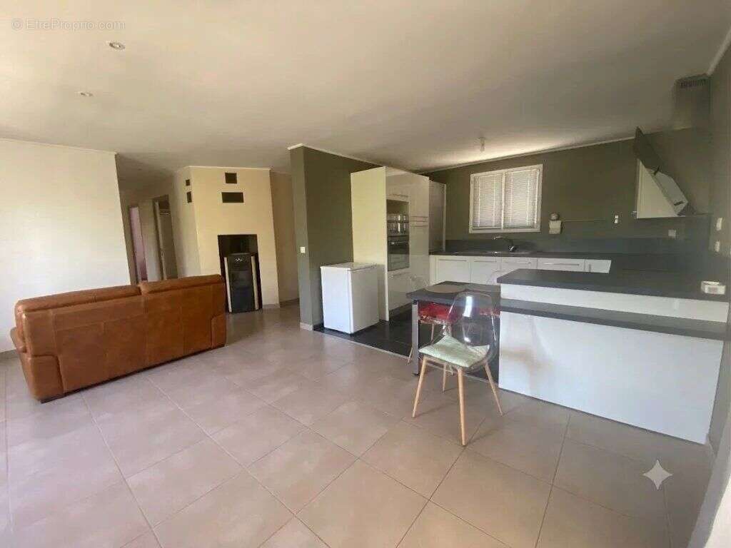 Maison 135 m² à Vidauban  - photo 2