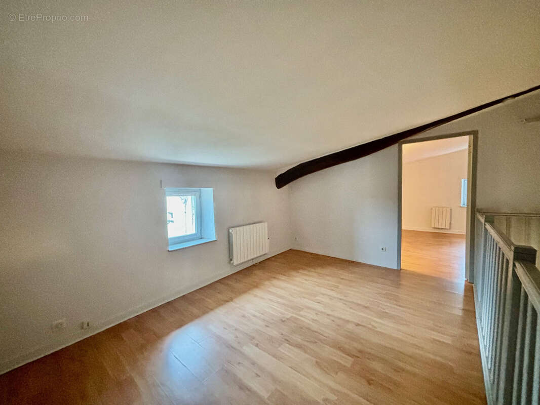 Appartement à CRAPONNE