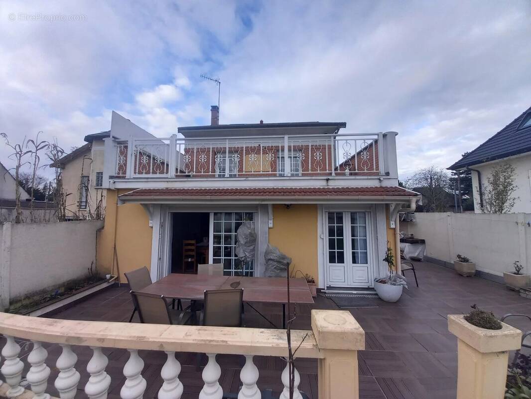 Maison à AULNAY-SOUS-BOIS