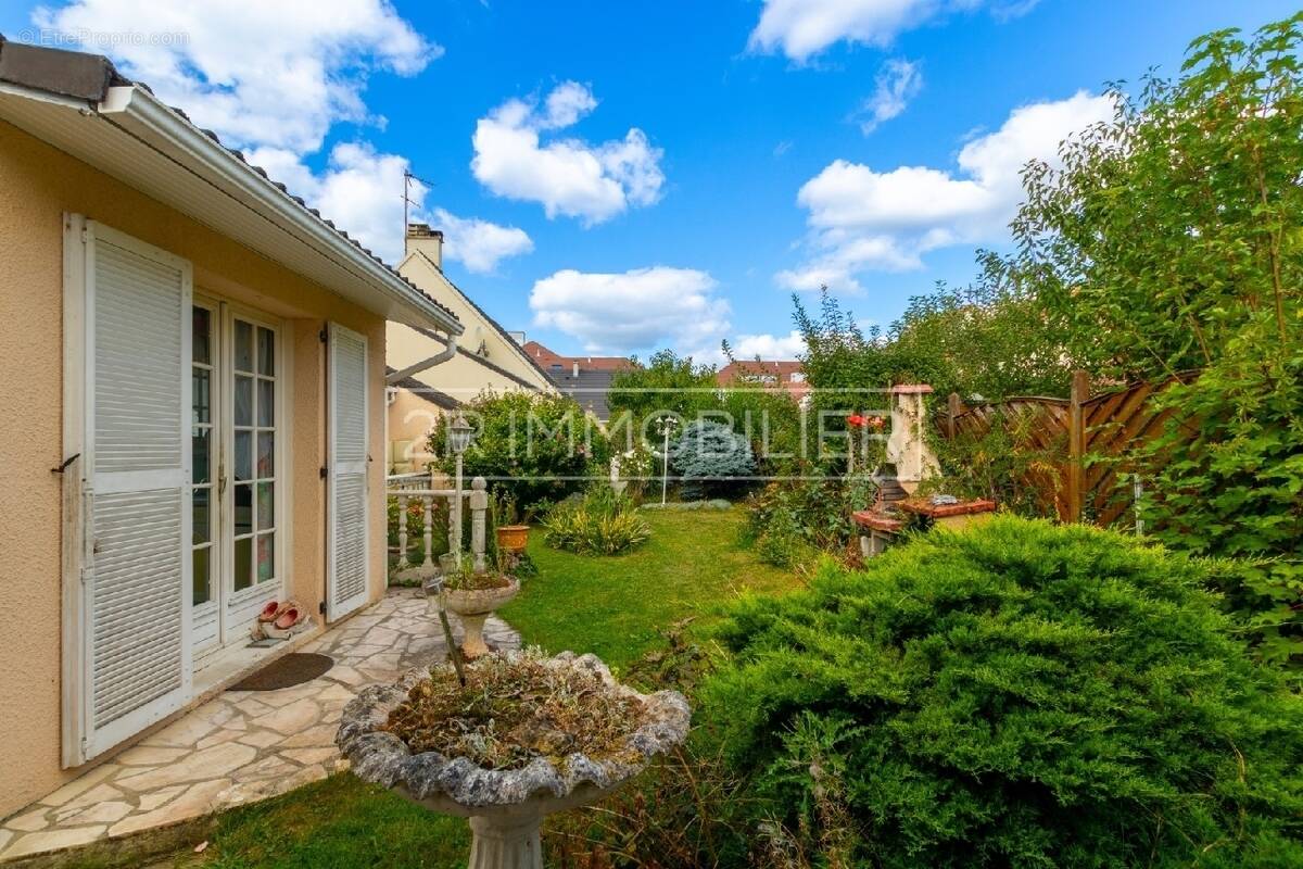 Maison à OZOIR-LA-FERRIERE