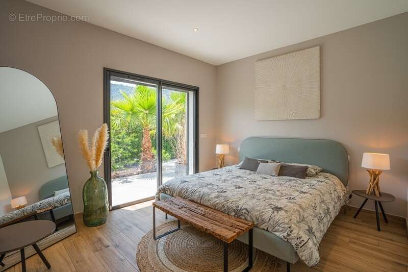 Maison à SOLLIES-TOUCAS