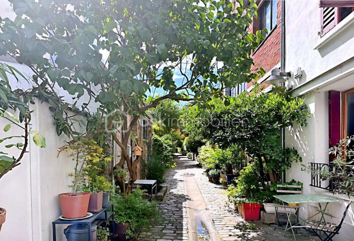Appartement à PARIS-19E