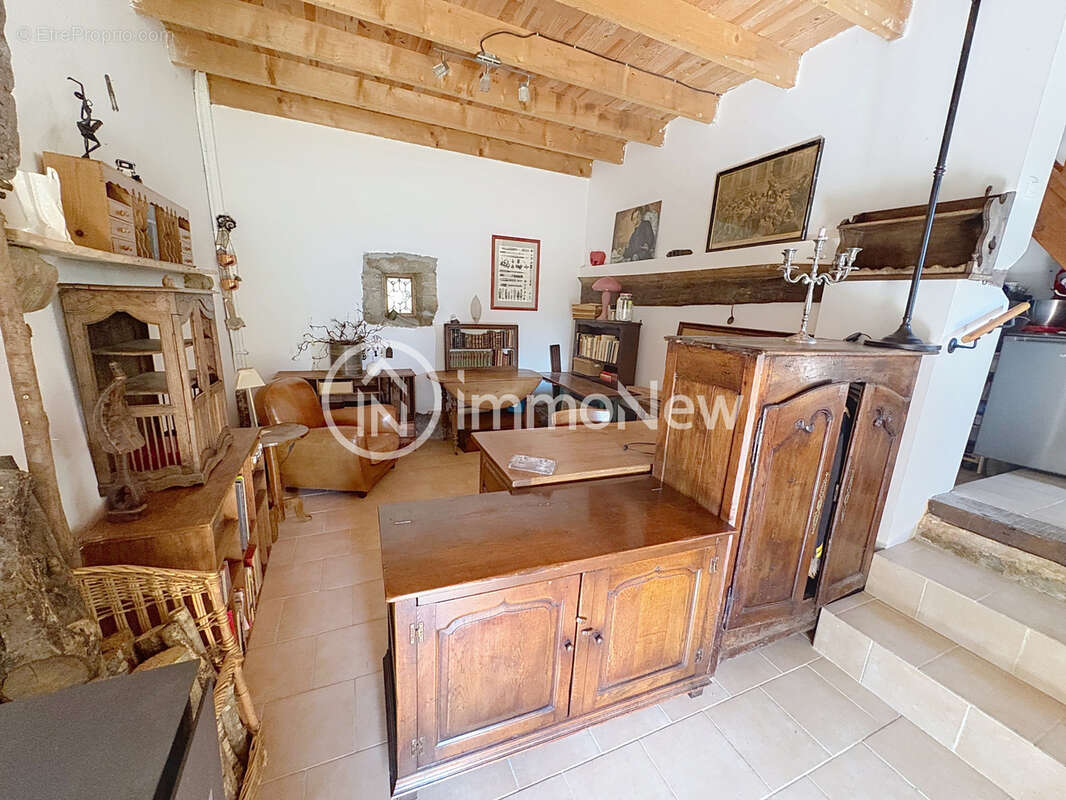 Magnifique longere annee 1711 d une surface de 140 m2 sur 1835 m2 - photo 15
