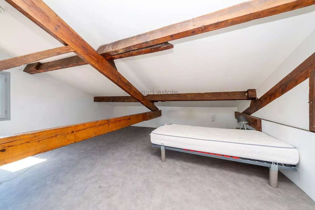 Cannes oxford – immeuble monopropriete de 440 m² avec stockage , voitures et appartement. - photo 11