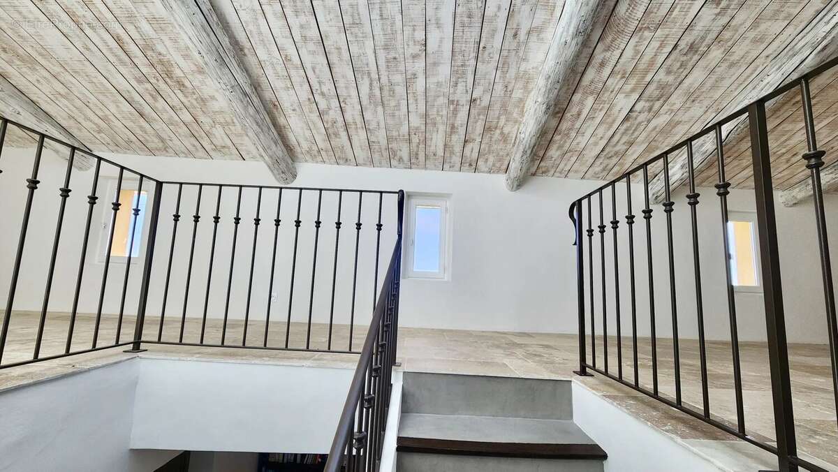 Maison à SAINT-SATURNIN-LES-APT