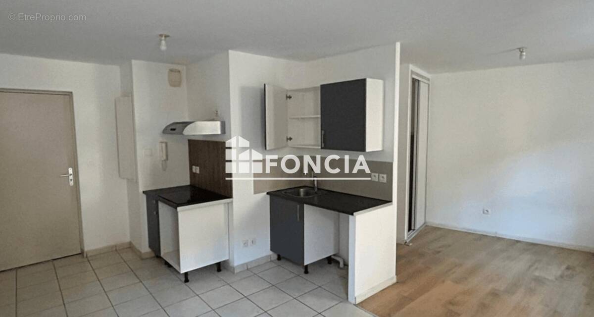 Appartement à ROQUEMAURE
