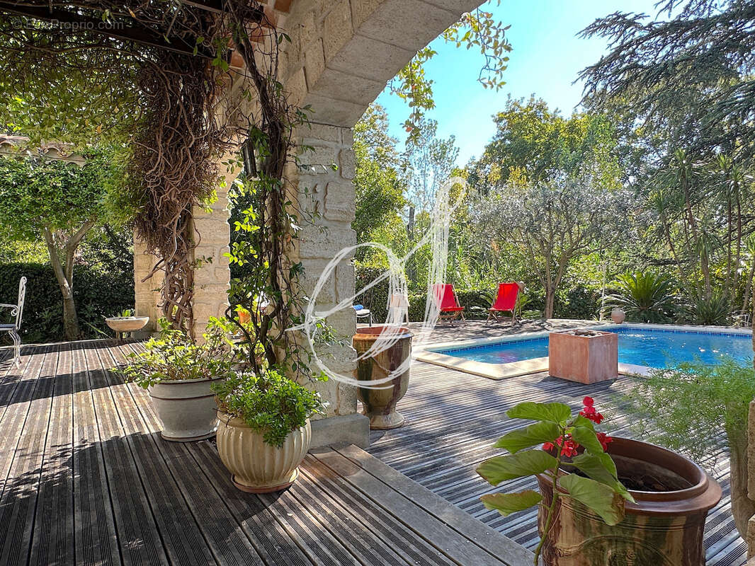 Maison de charme de type 5, 4 chambres avec piscine, garages sur plus de 1 000 m2 de terrain à Juvignac - photo 22