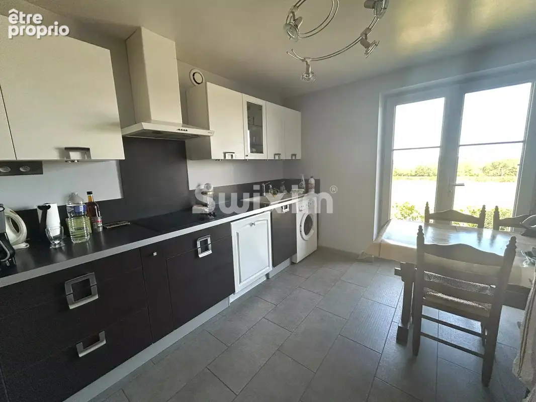 Corps de ferme rénové avec dépendances sur 12 600 m² de terrain - photo 4