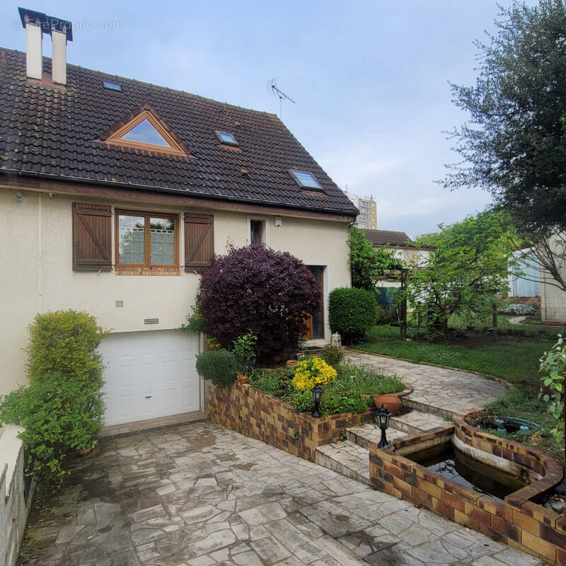 Maison à VIRY-CHATILLON