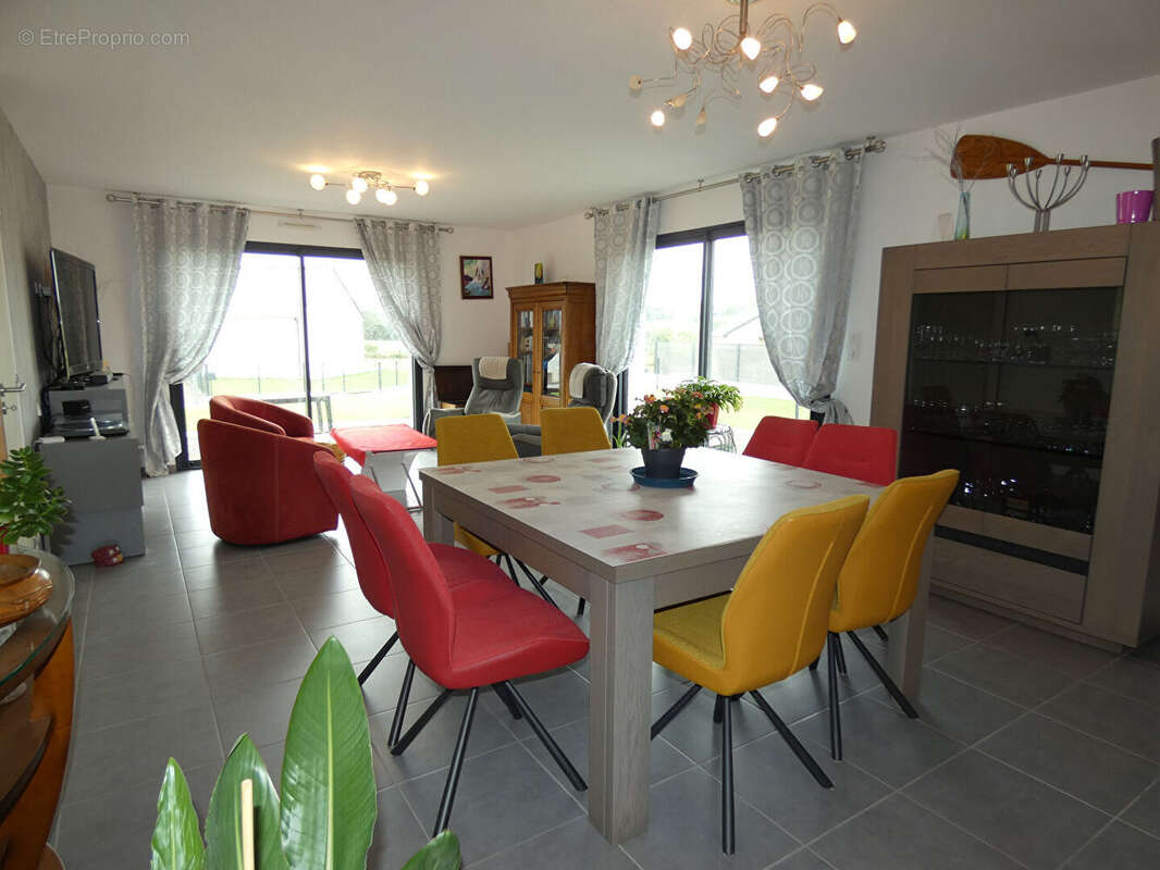 Maison à SAINT-HILAIRE-DU-HARCOUET