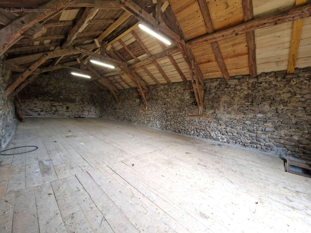 Maison à AURIAC-L'EGLISE