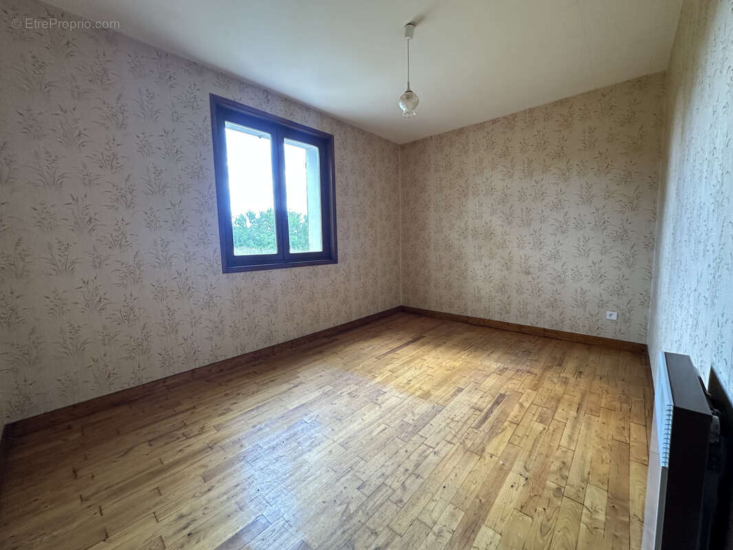 Maison à SAINT-CHRISTOPHE-SUR-DOLAISON