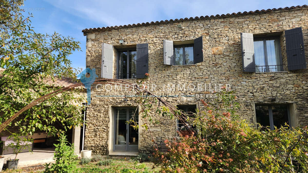 Dept 84 - Gordes - Belle bâtisse au calme - 164 m2 de surface habitables + dépendance à aménager et grenier su - photo 22